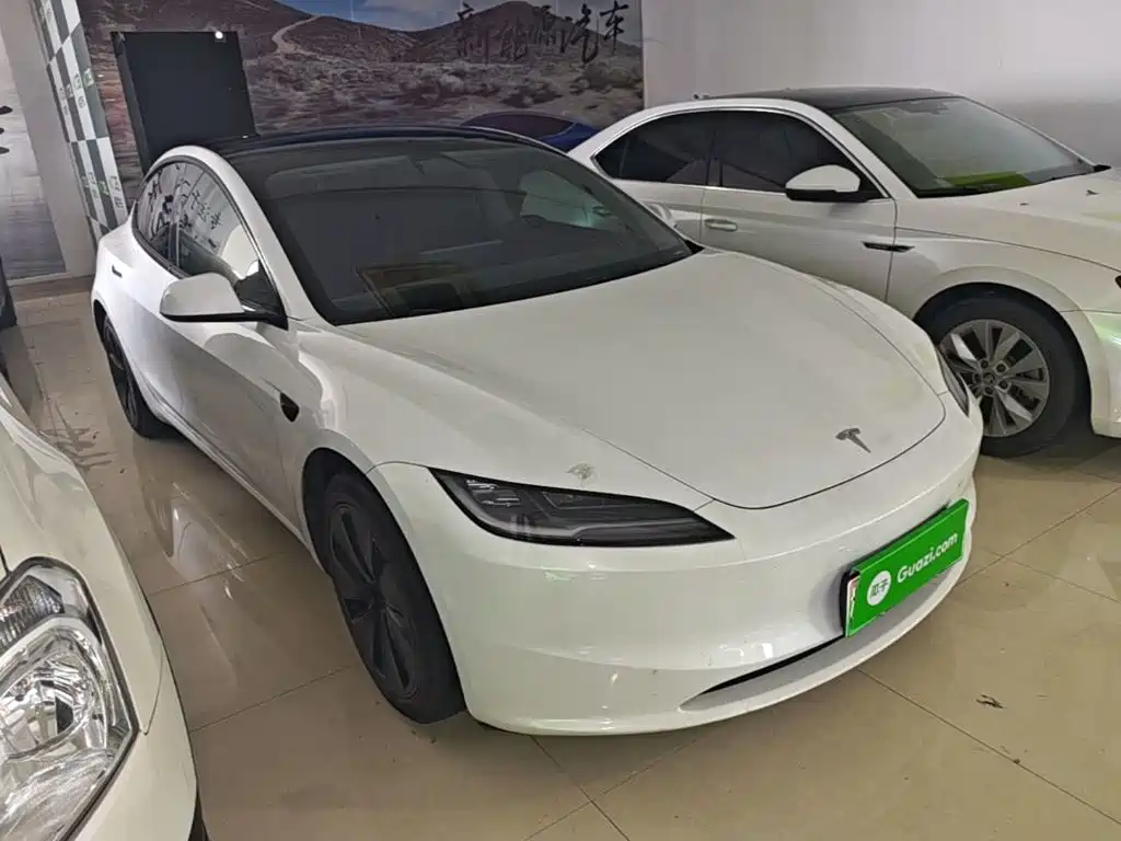 Tesla Model 3 — фото 4