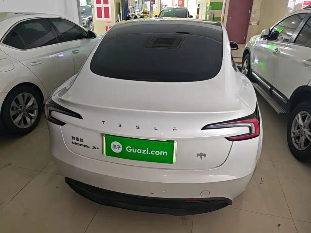 Tesla Model 3 — фото 6
