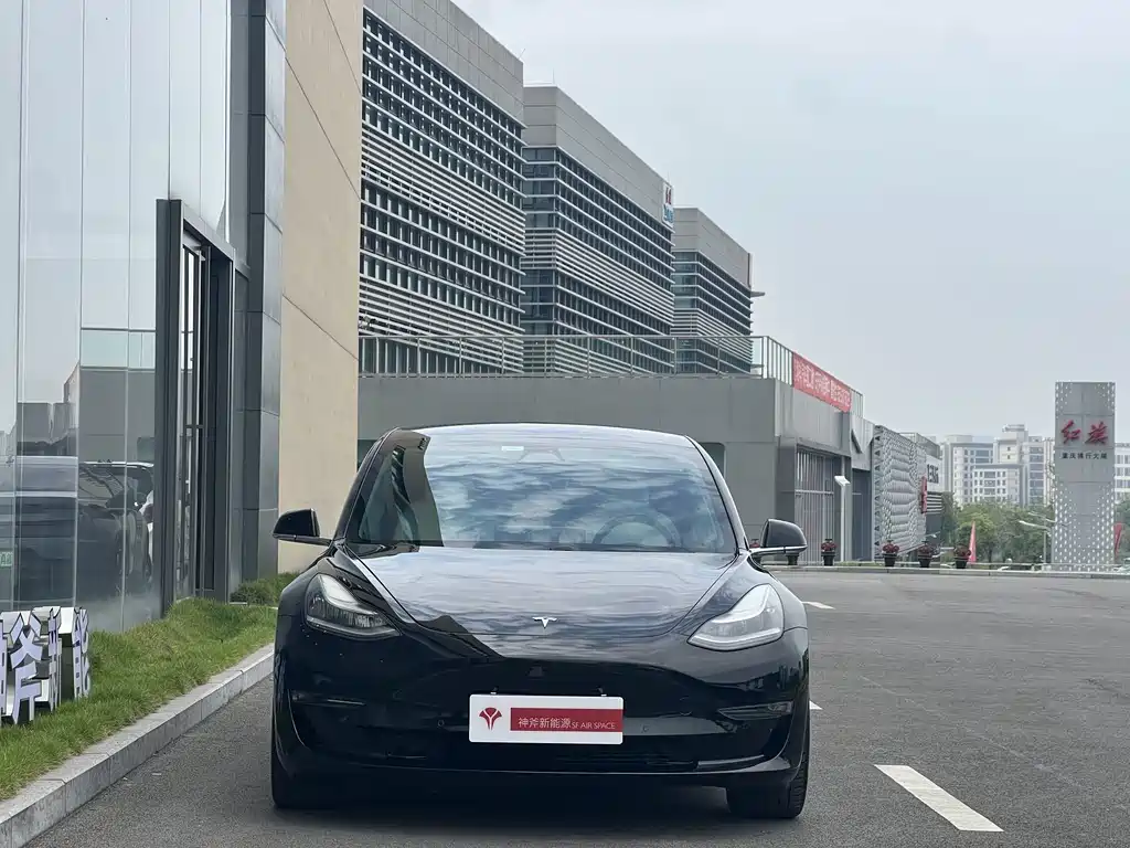 Tesla Model 3 — фото 8
