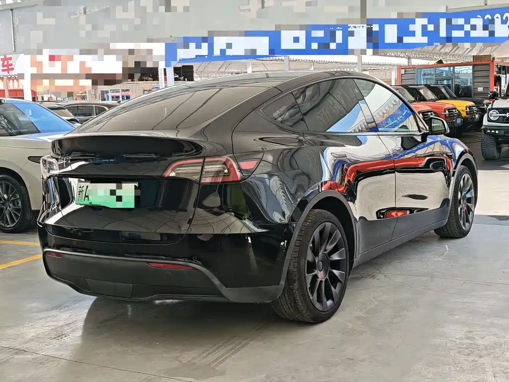 Tesla Model Y — фото 7
