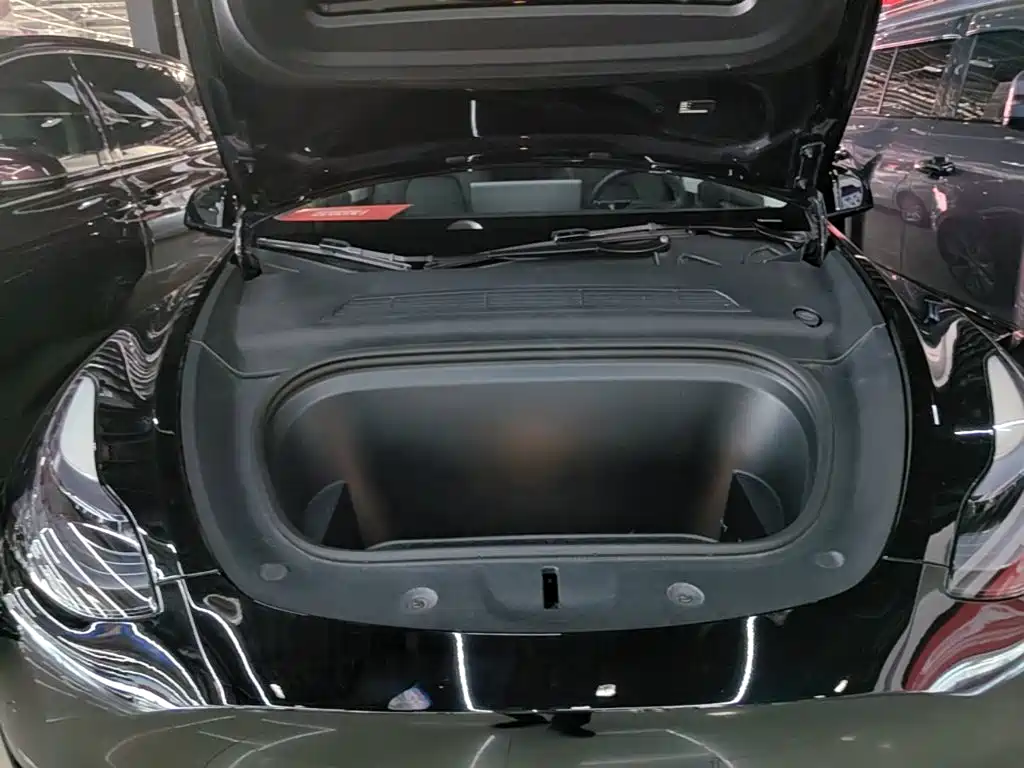 Tesla Model Y — фото 20
