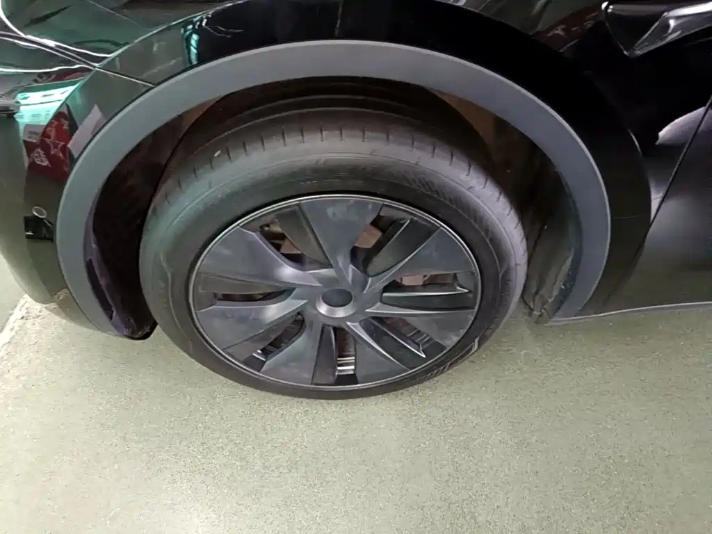 Tesla Model Y — фото 23