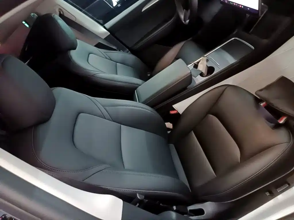 Tesla Model Y — фото 25
