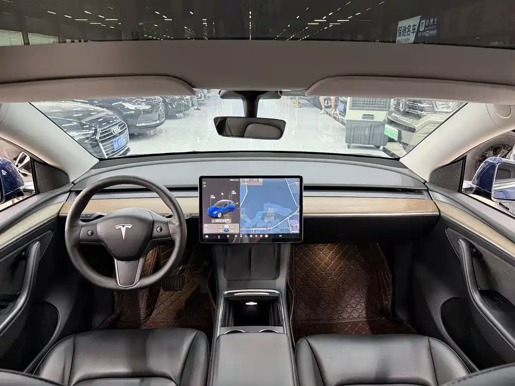 Tesla Model Y — фото 5