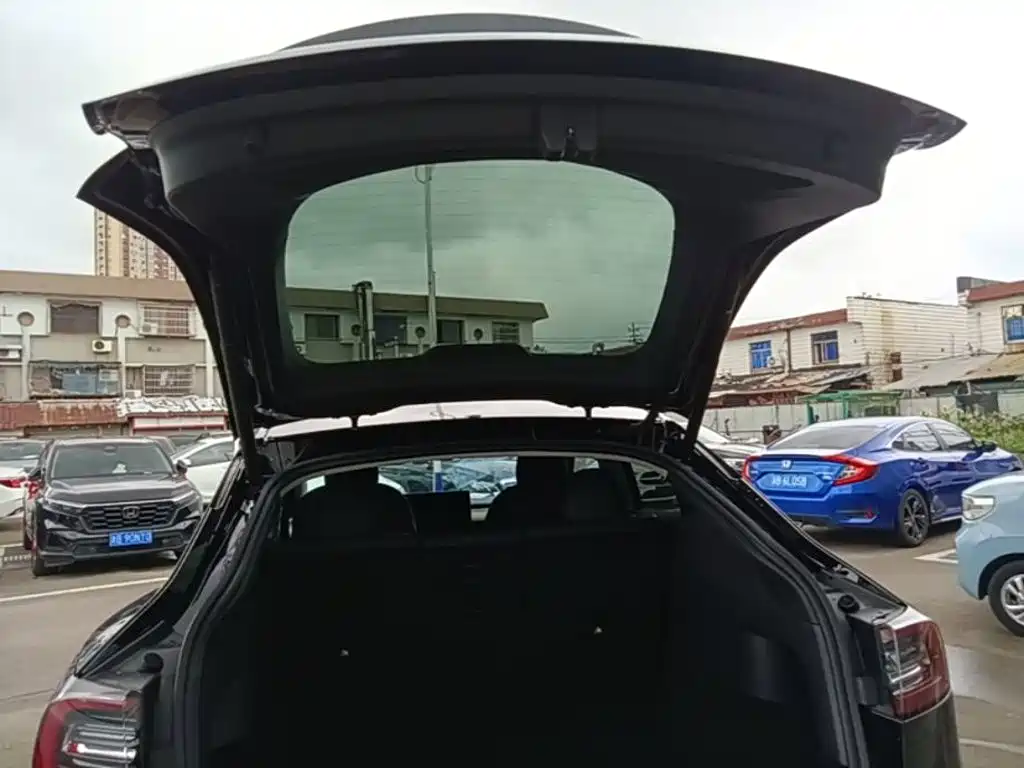 Tesla Model Y — фото 19