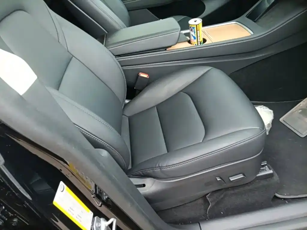 Tesla Model Y — фото 25