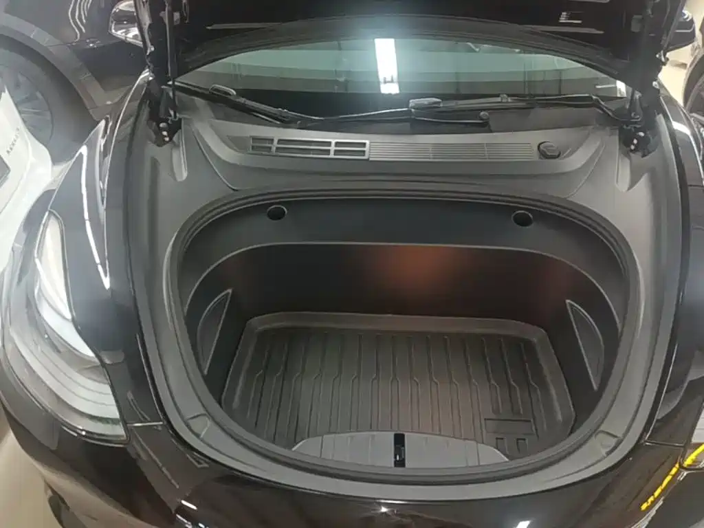 Tesla Model 3 — фото 20