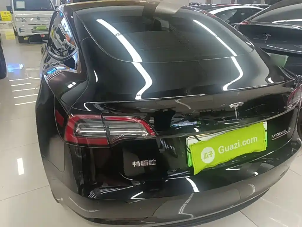 Tesla Model 3 — фото 5