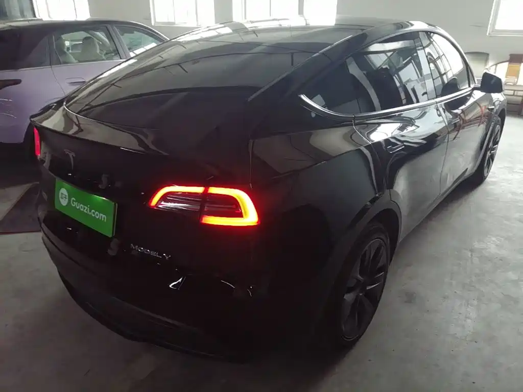 Tesla Model Y — фото 7