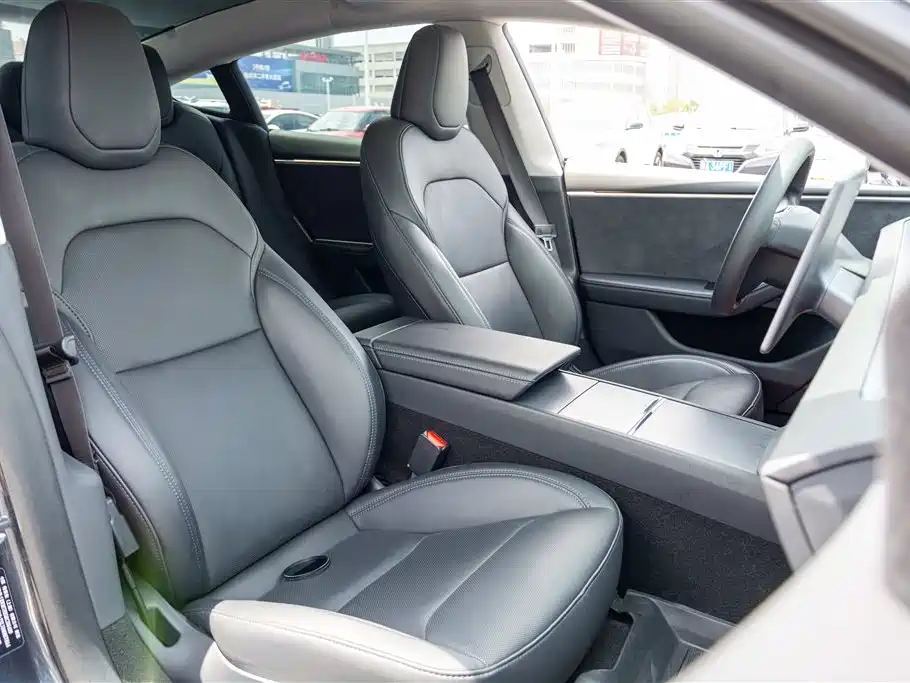 Tesla Model 3 — фото 15