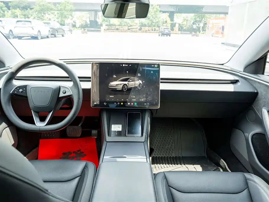 Tesla Model 3 — фото 16
