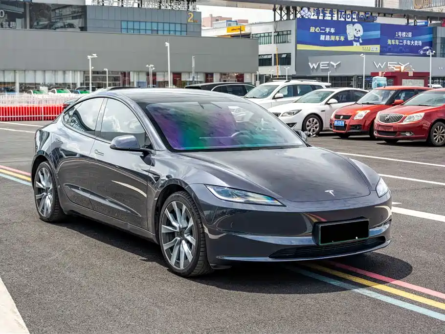 Tesla Model 3 — фото 3