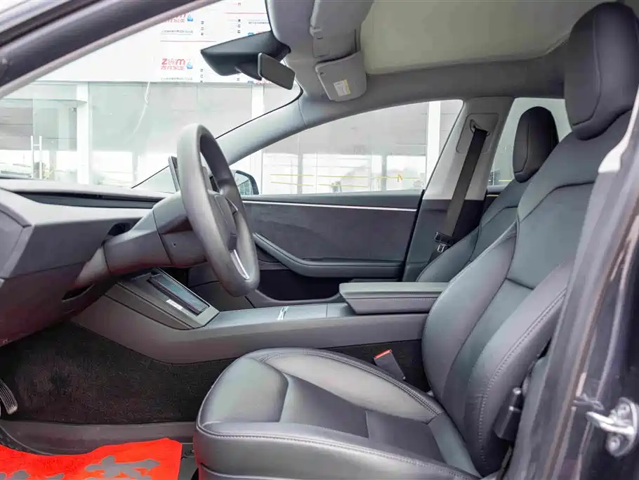Tesla Model 3 — фото 10