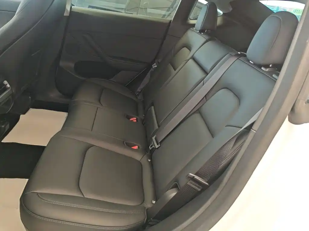 Tesla Model Y — фото 17