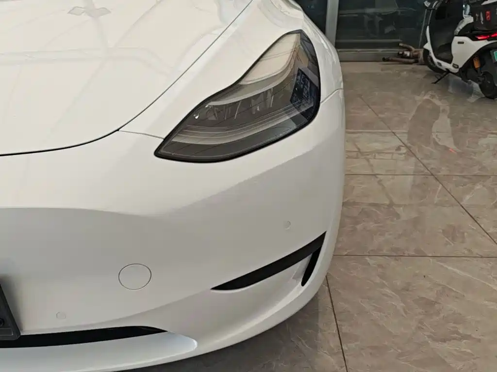 Tesla Model Y — фото 24