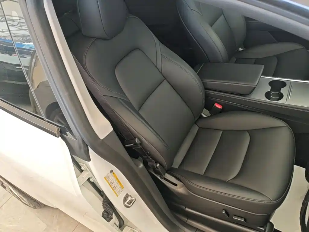 Tesla Model Y — фото 25
