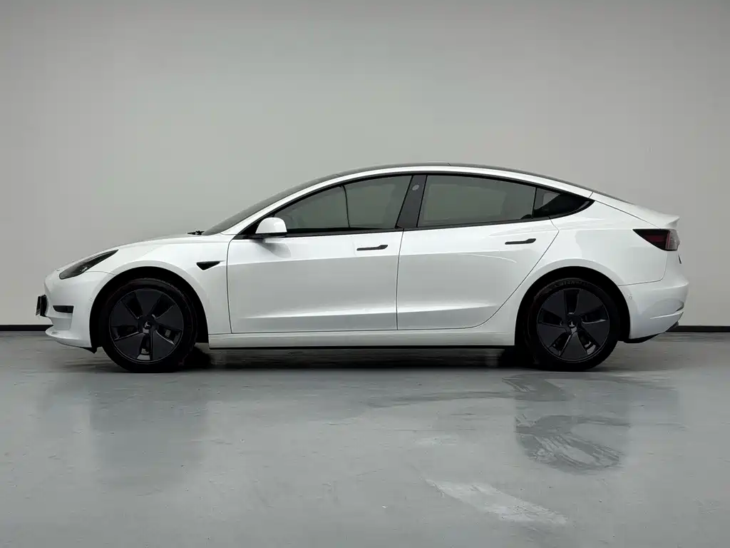 Tesla Model 3 — фото 4
