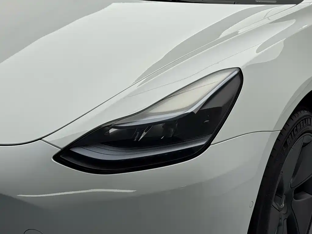 Tesla Model 3 — фото 5