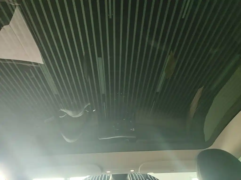 Tesla Model Y — фото 18