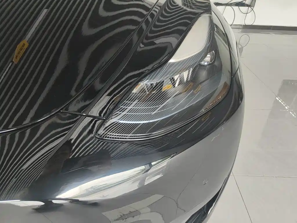 Tesla Model Y — фото 24