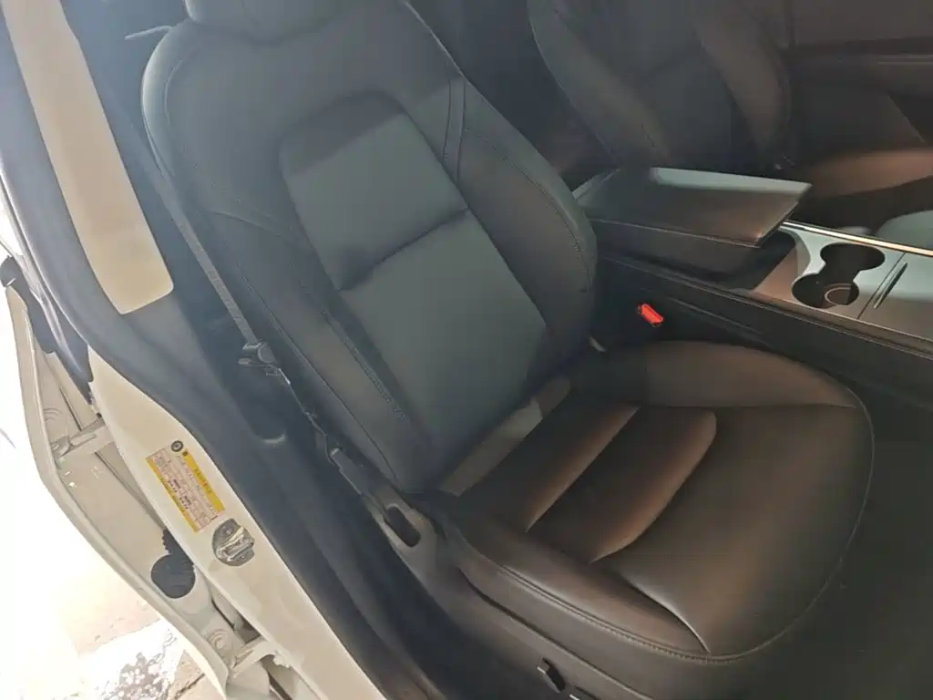 Tesla Model Y — фото 25