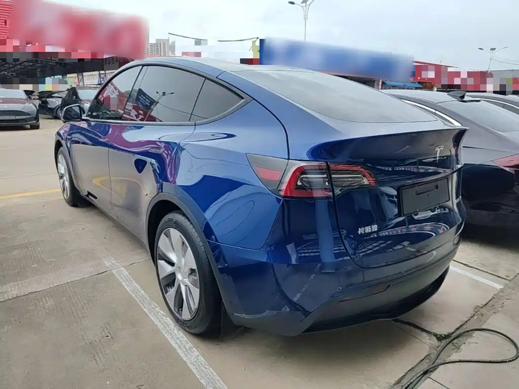 Tesla Model Y — фото 5