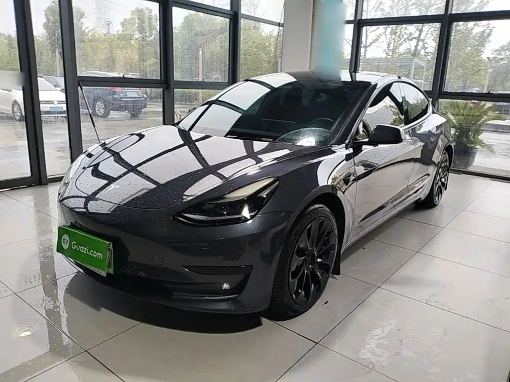 Tesla Model 3 — фото 2