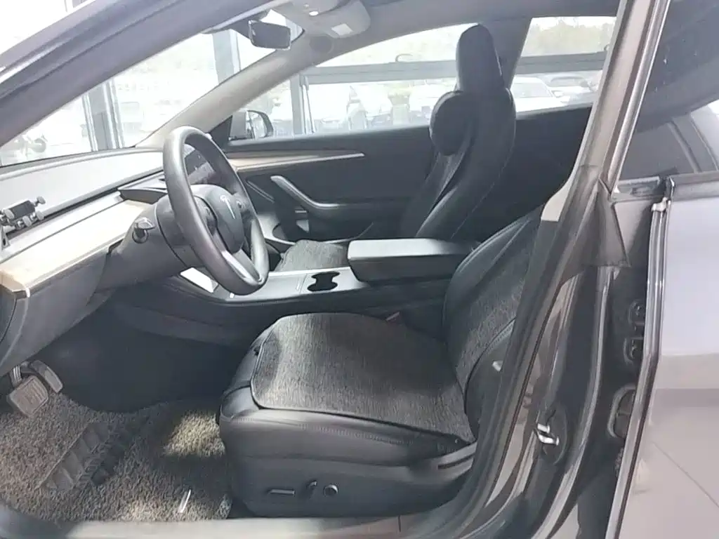Tesla Model 3 — фото 15