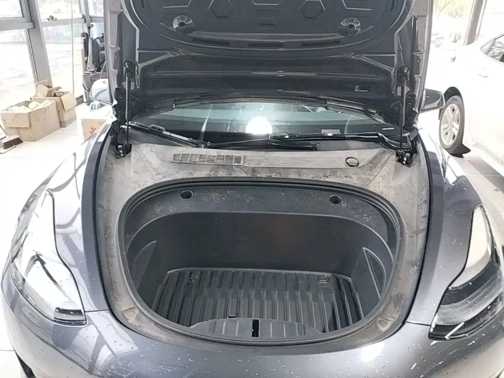 Tesla Model 3 — фото 20