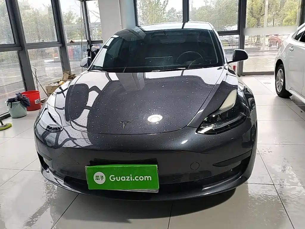 Tesla Model 3 — фото 3
