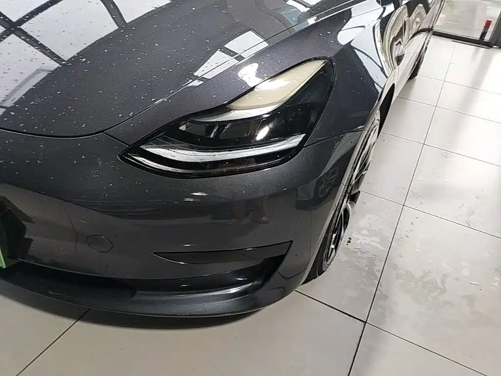 Tesla Model 3 — фото 24