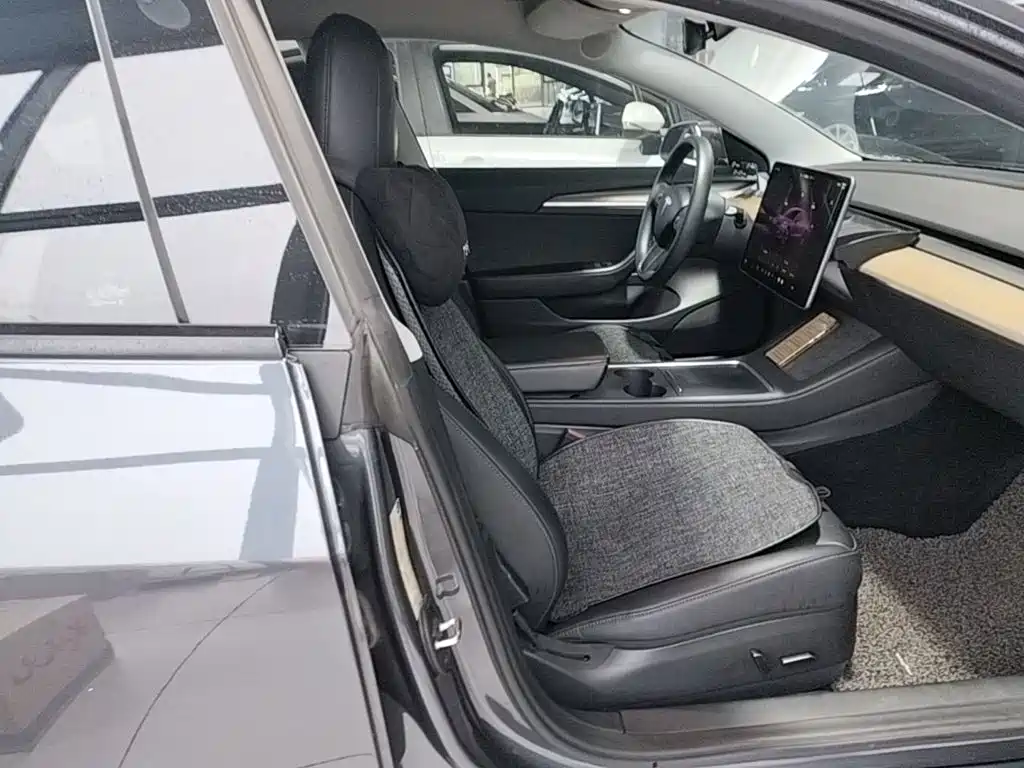 Tesla Model 3 — фото 25