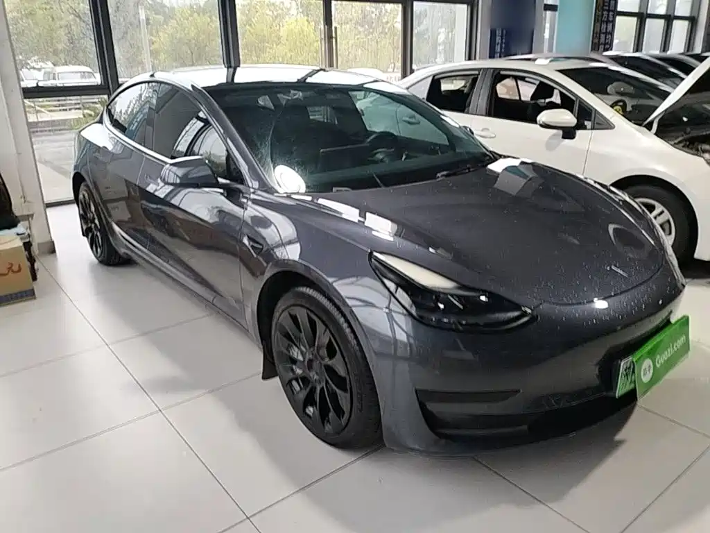 Tesla Model 3 — фото 4