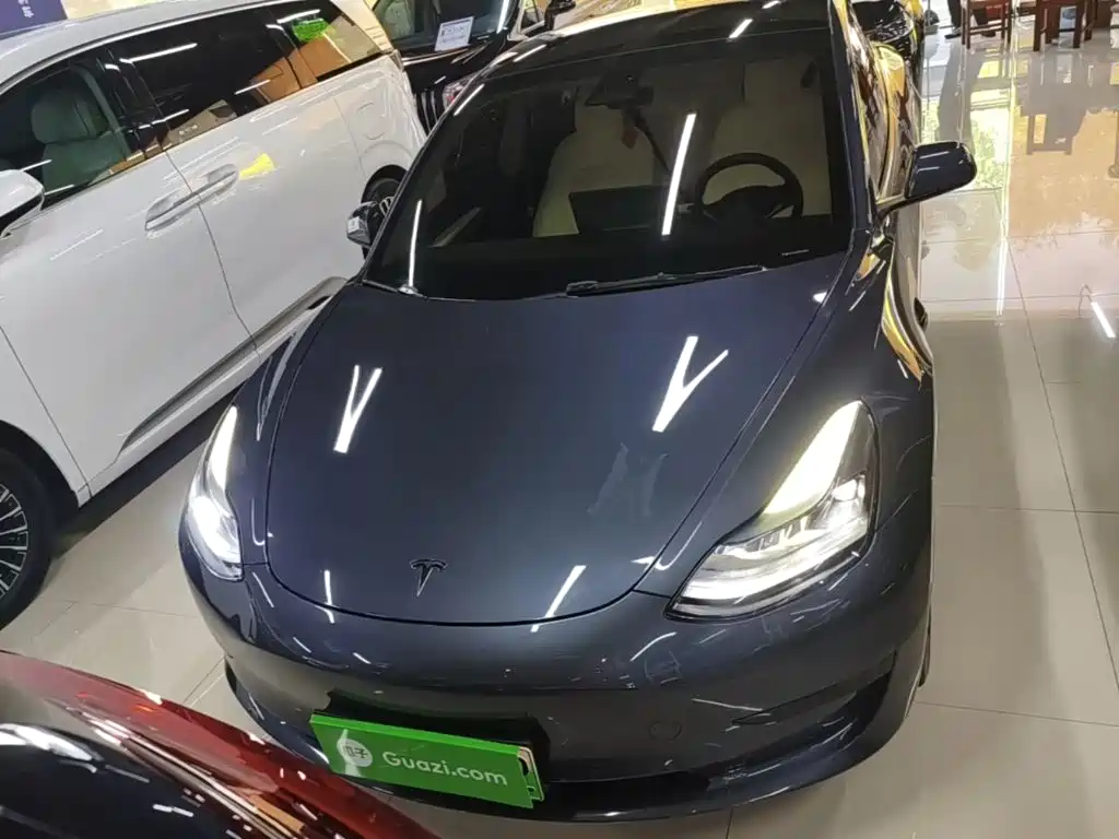 Tesla Model 3 — фото 3