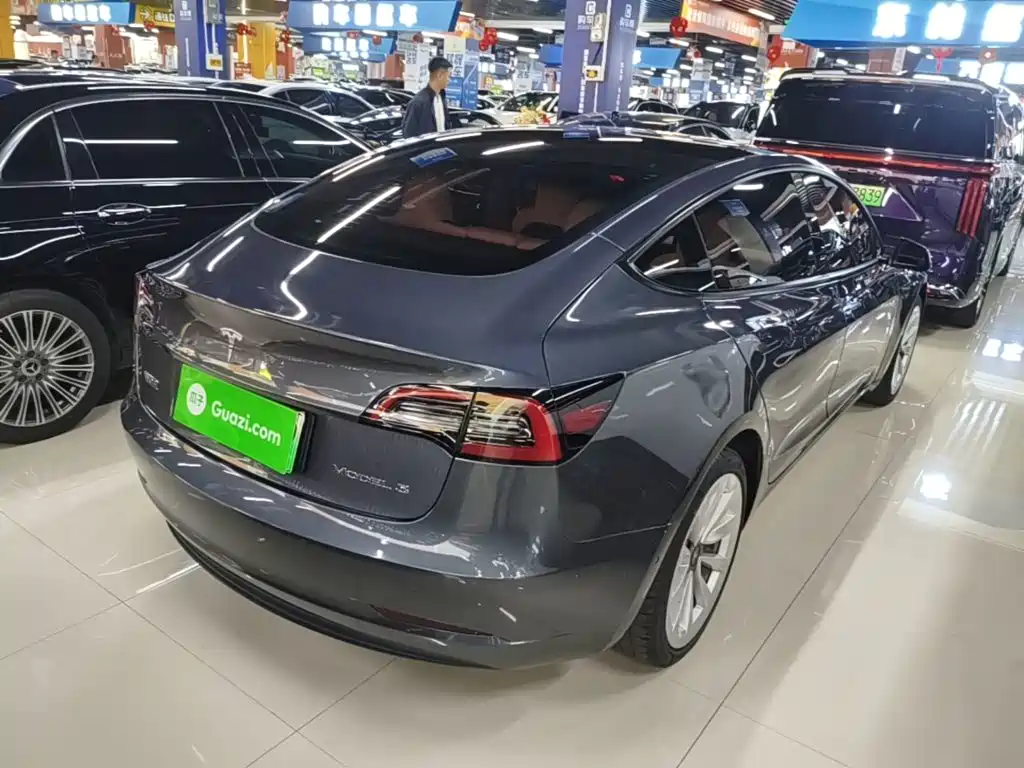 Tesla Model 3 — фото 7