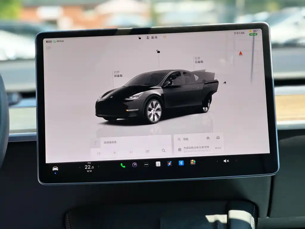 Tesla Model Y — фото 8