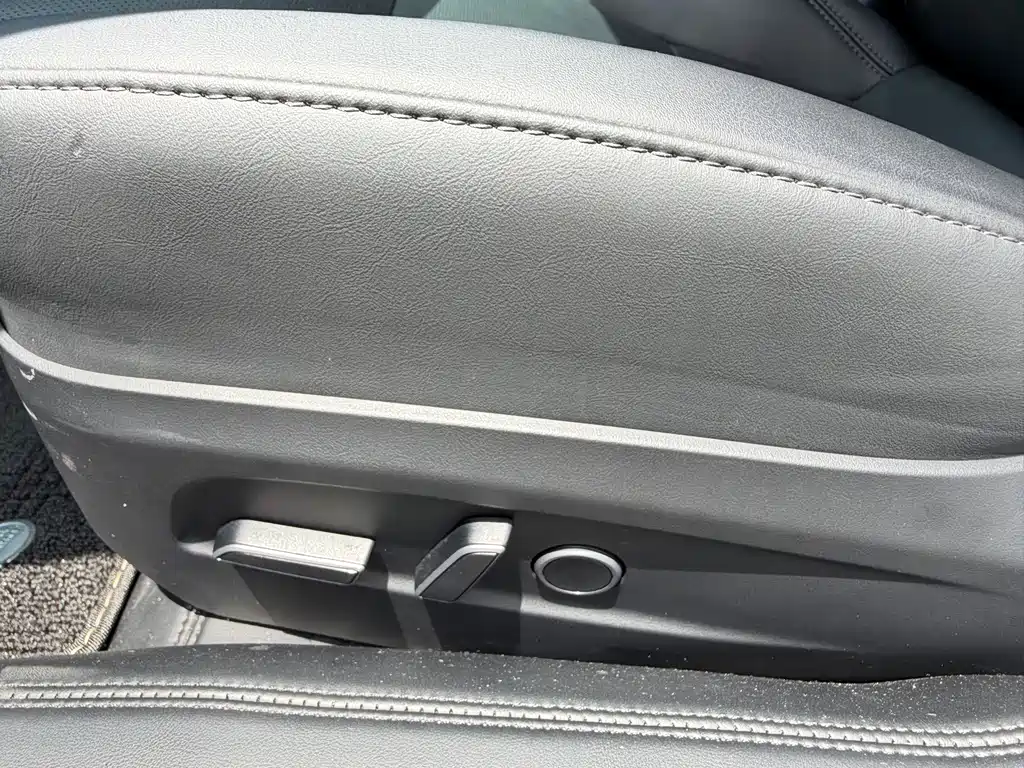 Tesla Model 3 — фото 17