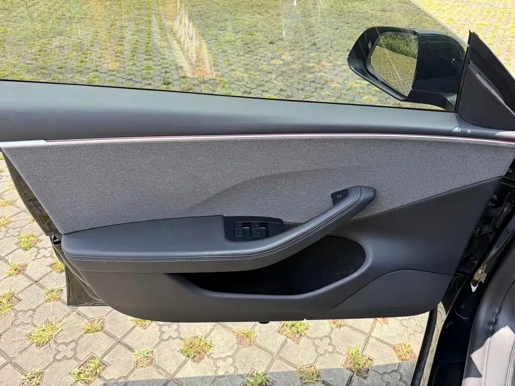 Tesla Model 3 — фото 18