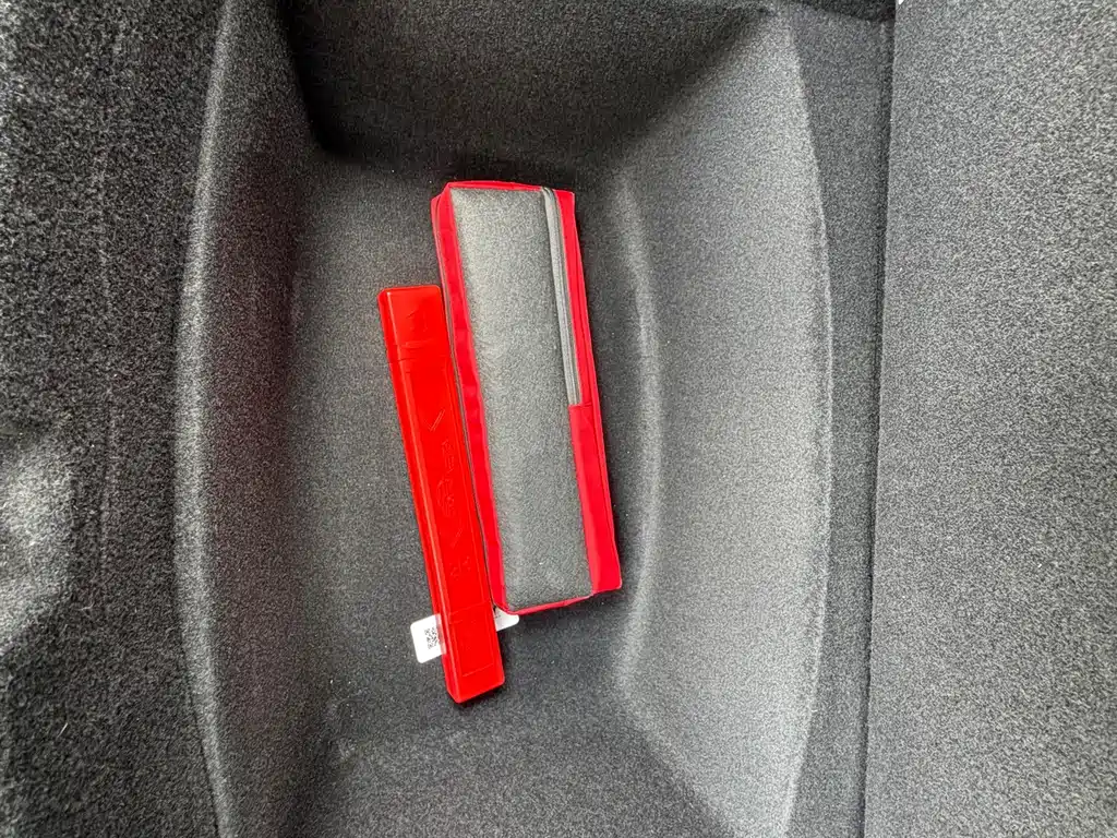 Tesla Model 3 — фото 23