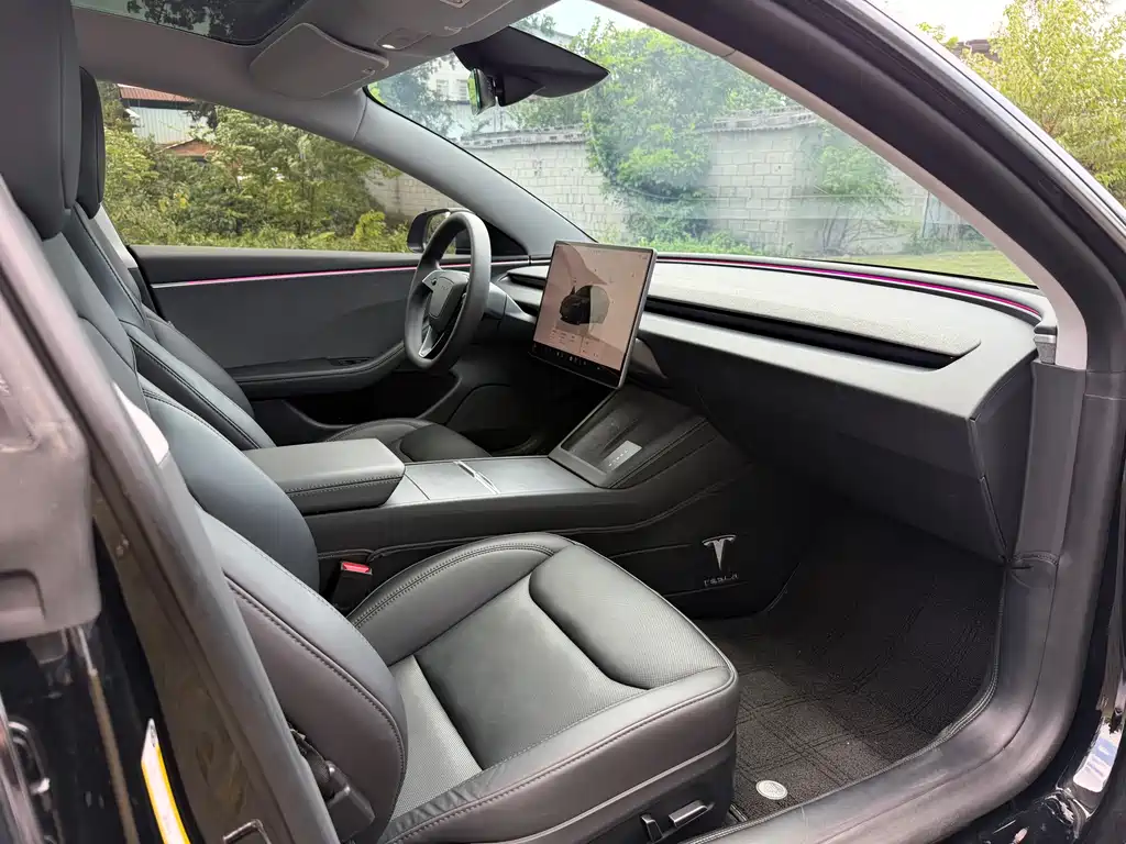 Tesla Model 3 — фото 8
