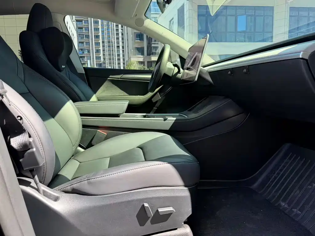 Tesla Model Y — фото 20
