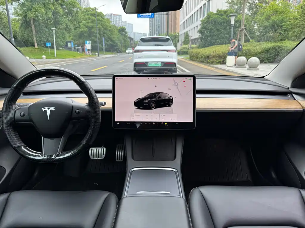 Tesla Model 3 — фото 6