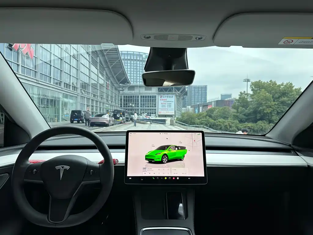 Tesla Model Y — фото 7