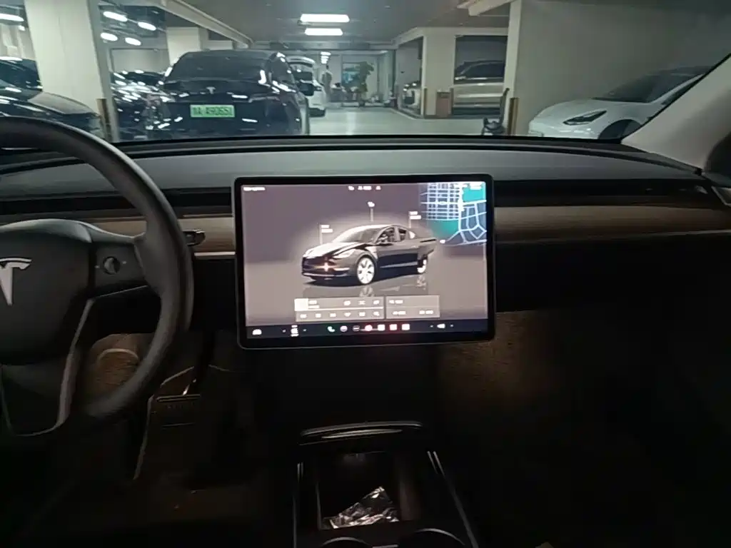 Tesla Model Y — фото 13