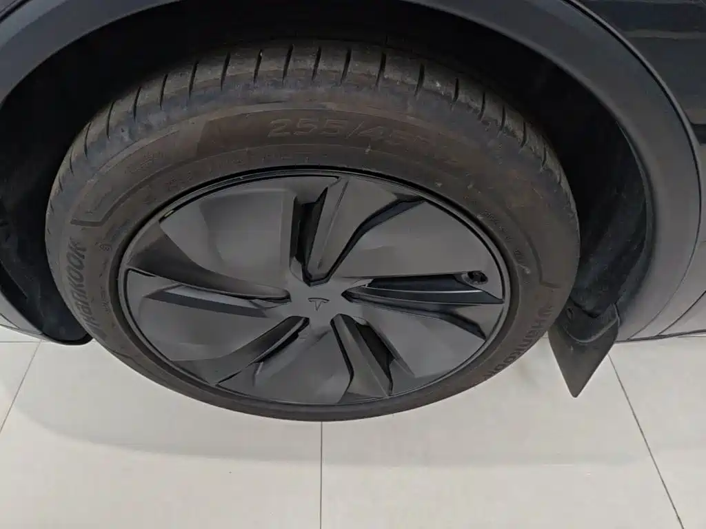 Tesla Model Y — фото 23