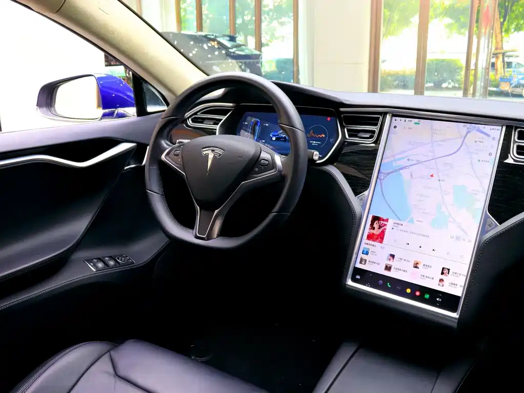 Tesla Model S — фото 6