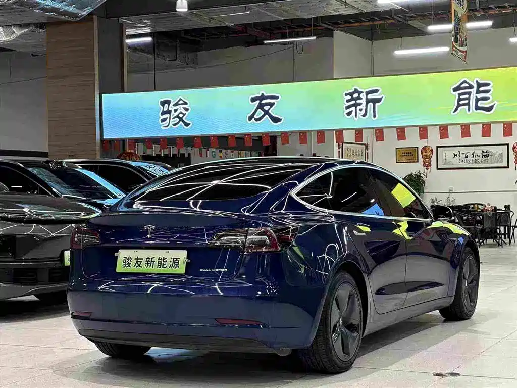 Tesla Model 3 — фото 3