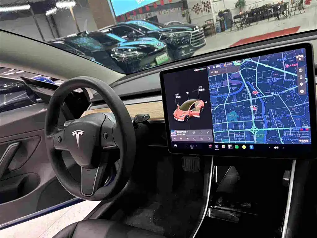 Tesla Model 3 — фото 30