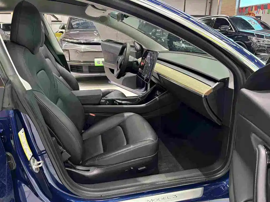 Tesla Model 3 — фото 5