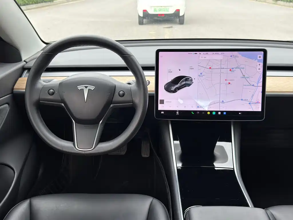 Tesla Model 3 — фото 4